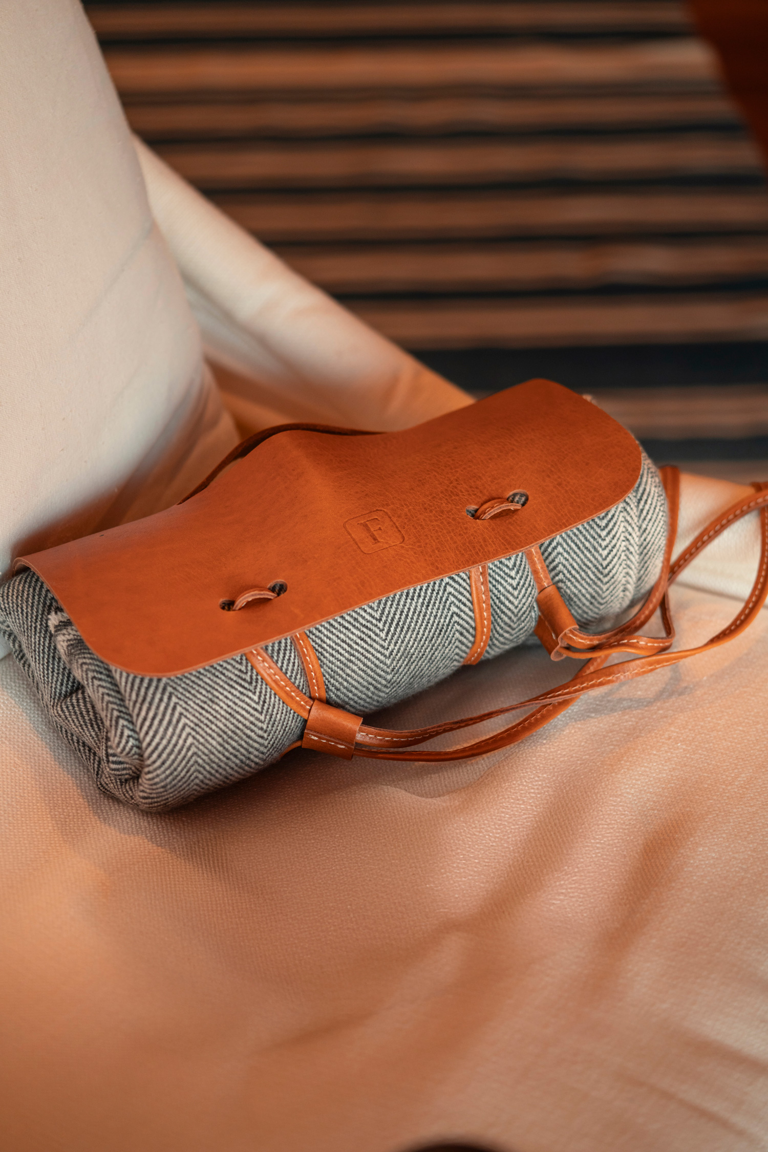 Manta de Cashmere do Nepal e Porta Mantas em Couro