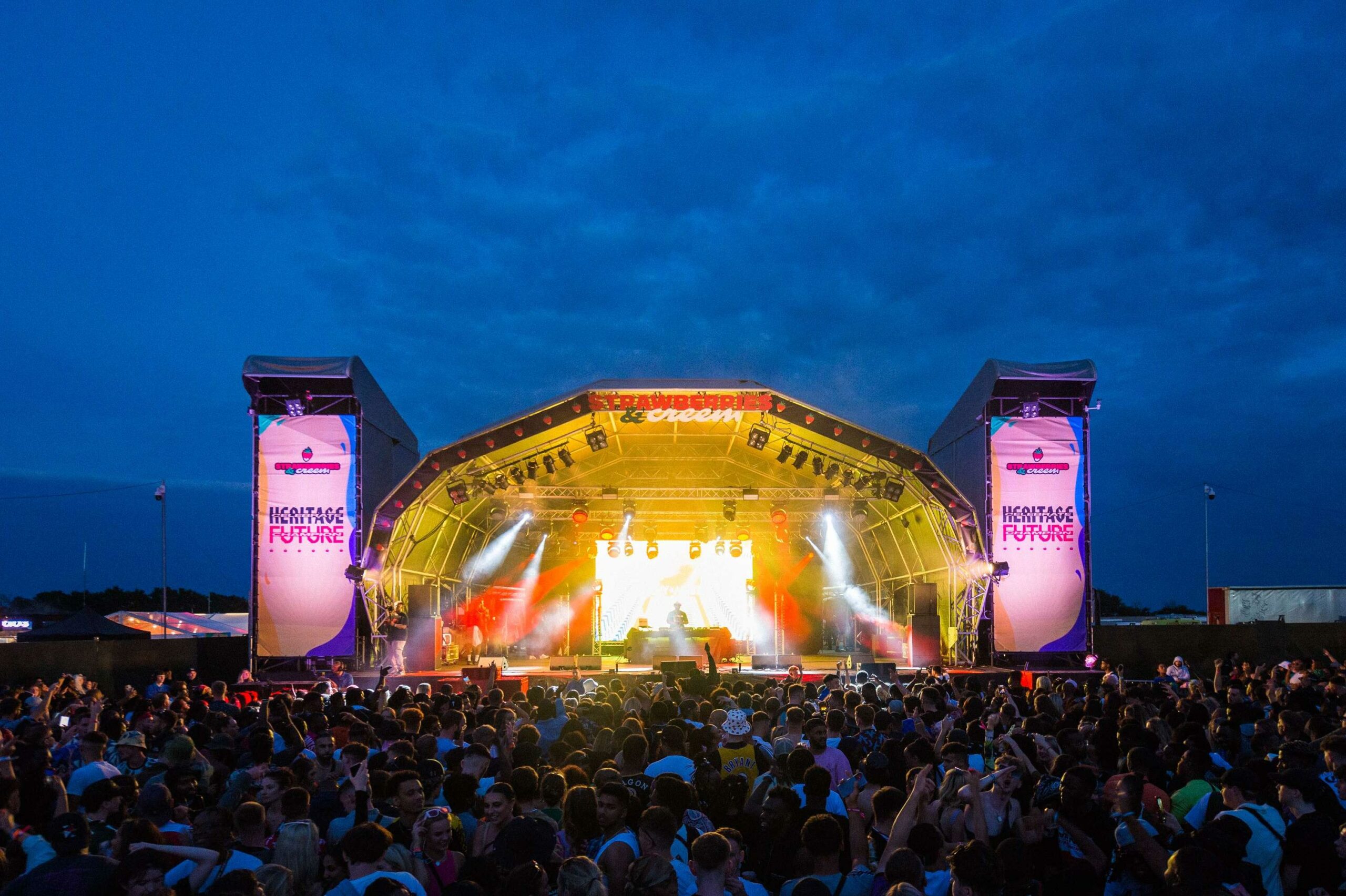 The main stage at Strawberries & Creem Festival 2021.