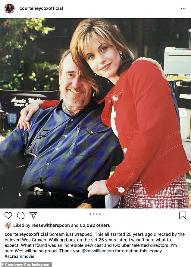 Mirando hacia atrás: Courteney Cox, de 56 años, rindió homenaje al director original de Scream, Wes Craven, en una publicación de Instagram el jueves mientras celebraba el final de la filmación de Scream 5.