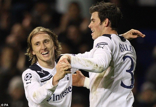Luka Modric del Real Madrid ha asegurado que es 'demasiado mayor' para volver a los Spurs como Gareth Bale (derecha)