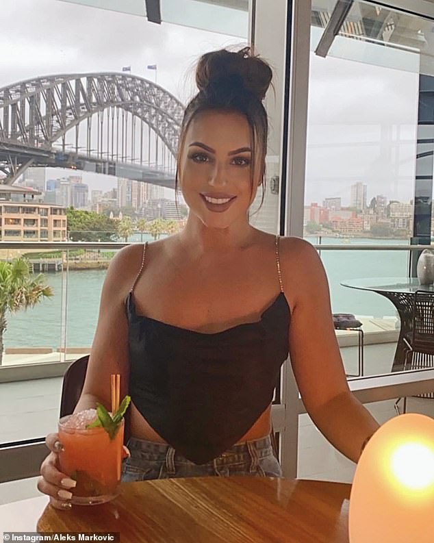 Nueva apariencia: la ex estrella de Married At First Sight, Aleks Markovic (en la foto) mostró su nueva apariencia y pérdida de peso mientras celebraba su 28 cumpleaños esta semana.