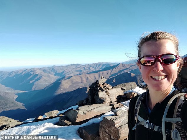 Esther Dingley, de 37 años, estaba de excursión por las montañas de los Pirineos en la frontera entre Francia y España cuando desapareció, lo que provocó una operación de búsqueda y rescate que desde entonces ha sido suspendida debido al clima.