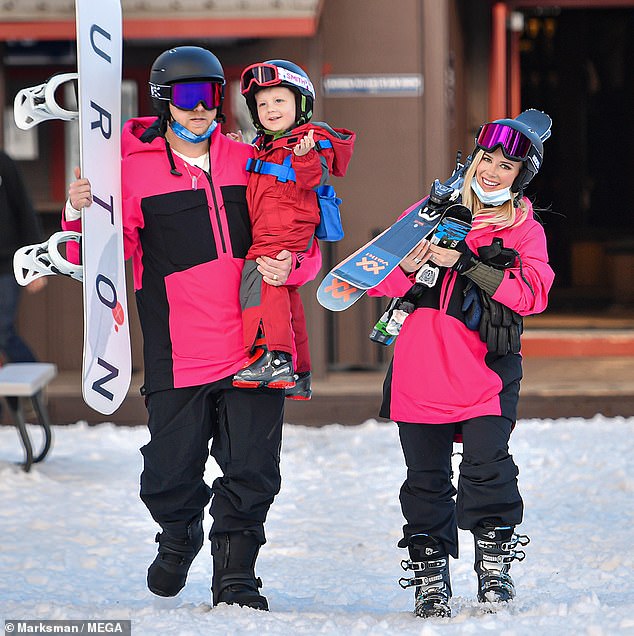 Tiempo en familia: Spencer Pratt y Heidi Montag se dirigieron a las colinas nevadas de California para disfrutar un poco de esquí con su hijo Gunner Stone de tres años en Lake Tahoe el jueves.