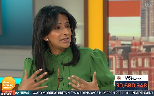 ¡De ninguna manera! El presentador de Good Morning Britain, Ranvir Singh, se enfrentó al aire con su coprotagonista, la Dra. Hilary Jones, después de que mencionara usar máscaras en la playa para evitar la propagación del Covid.