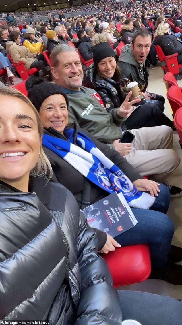 La vida como la conocen: a principios de este mes, Kristie compartió una serie de imágenes de amor con Sam en otra publicación de Instagram, que tituló, 'La vida últimamente'.