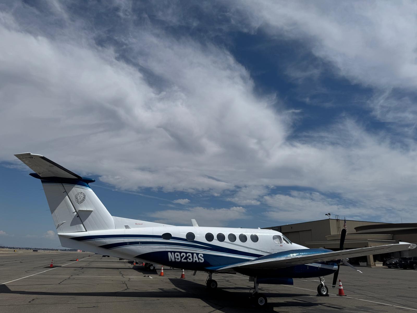 King Air 200 — view 5