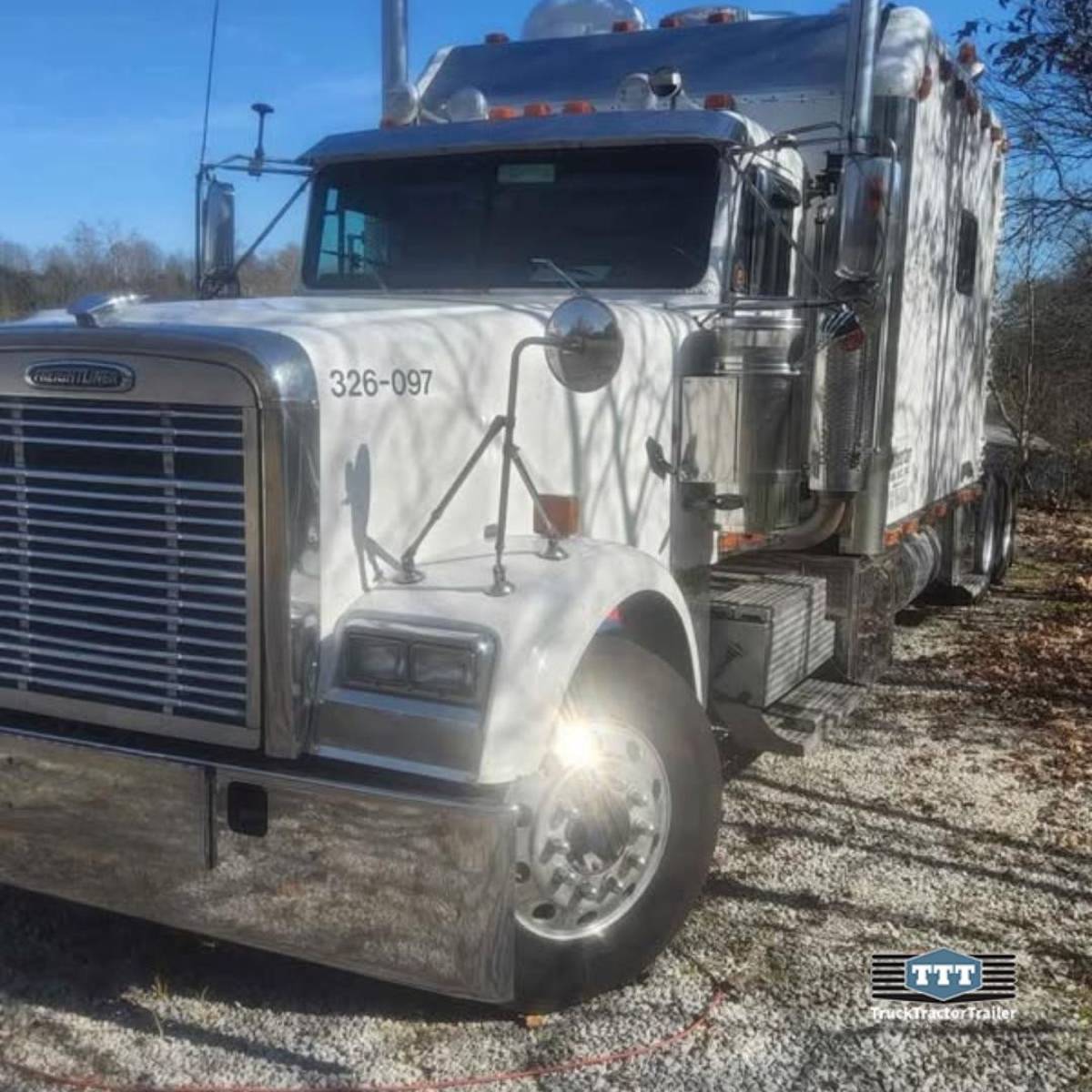 2007 Freightliner FLD132
