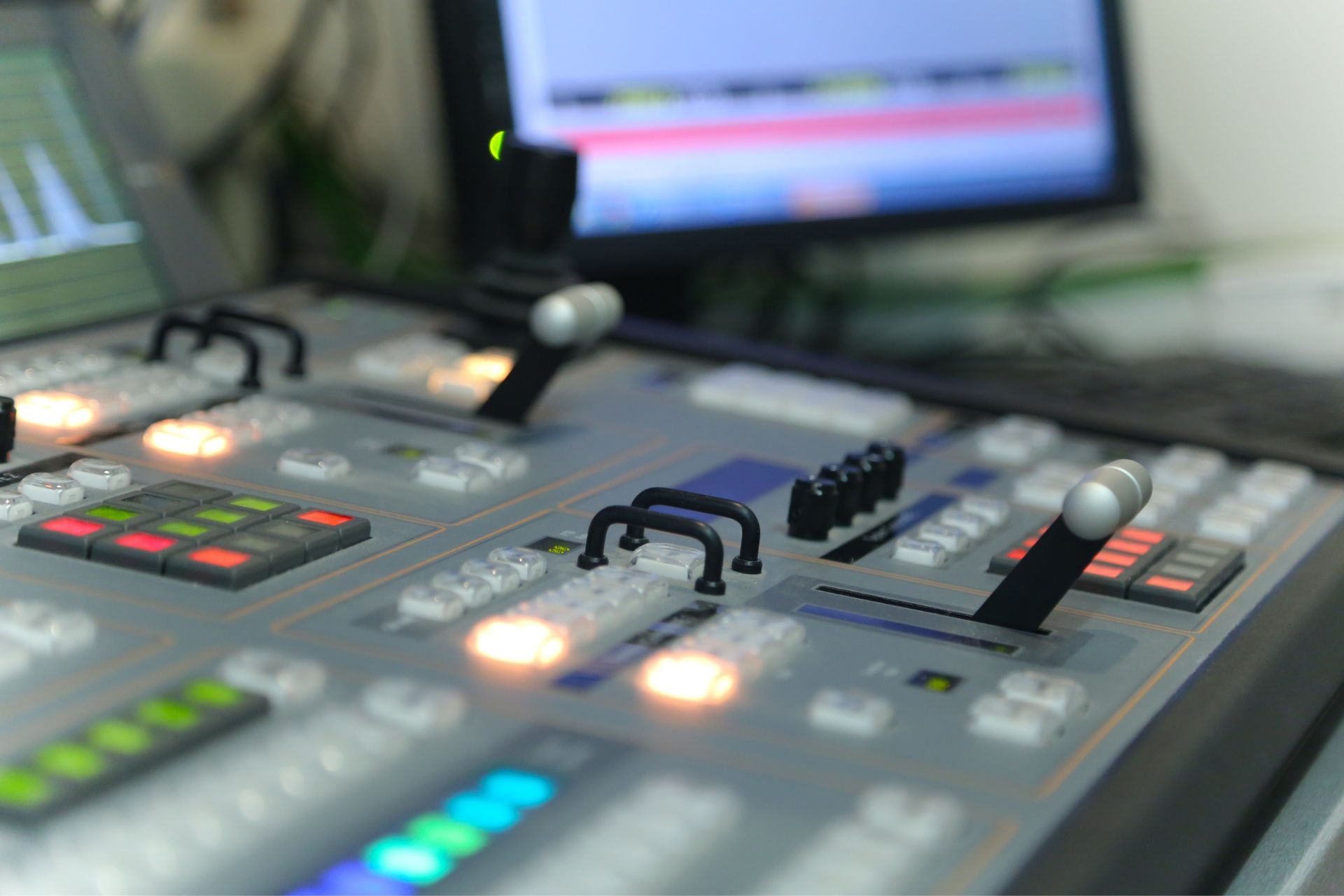 What techniques can be used to troubleshoot and eliminate audio signal interference in a system?