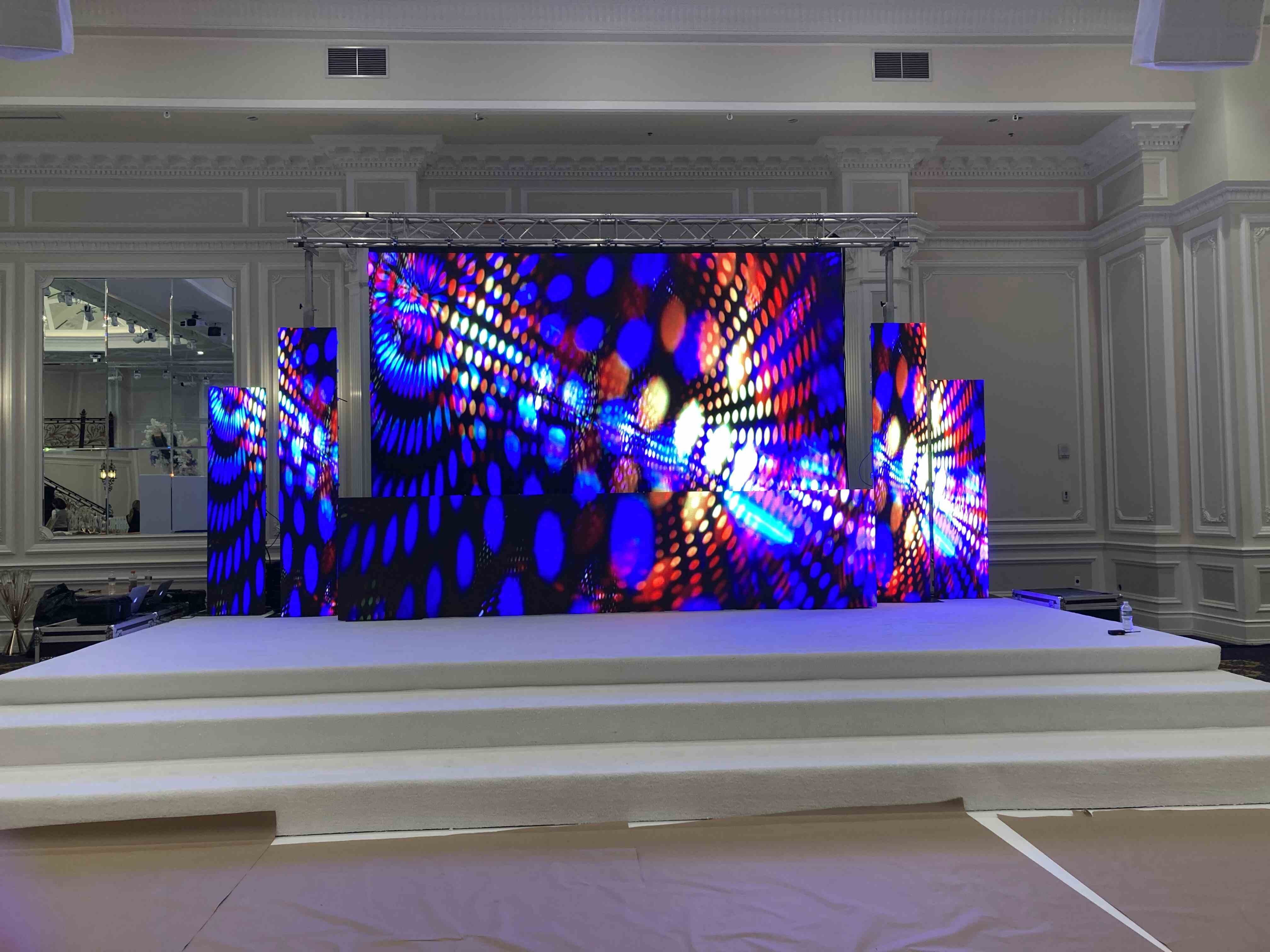 What are the main applications where SMD LEDs are preferred over DIP LEDs, and vice versa?