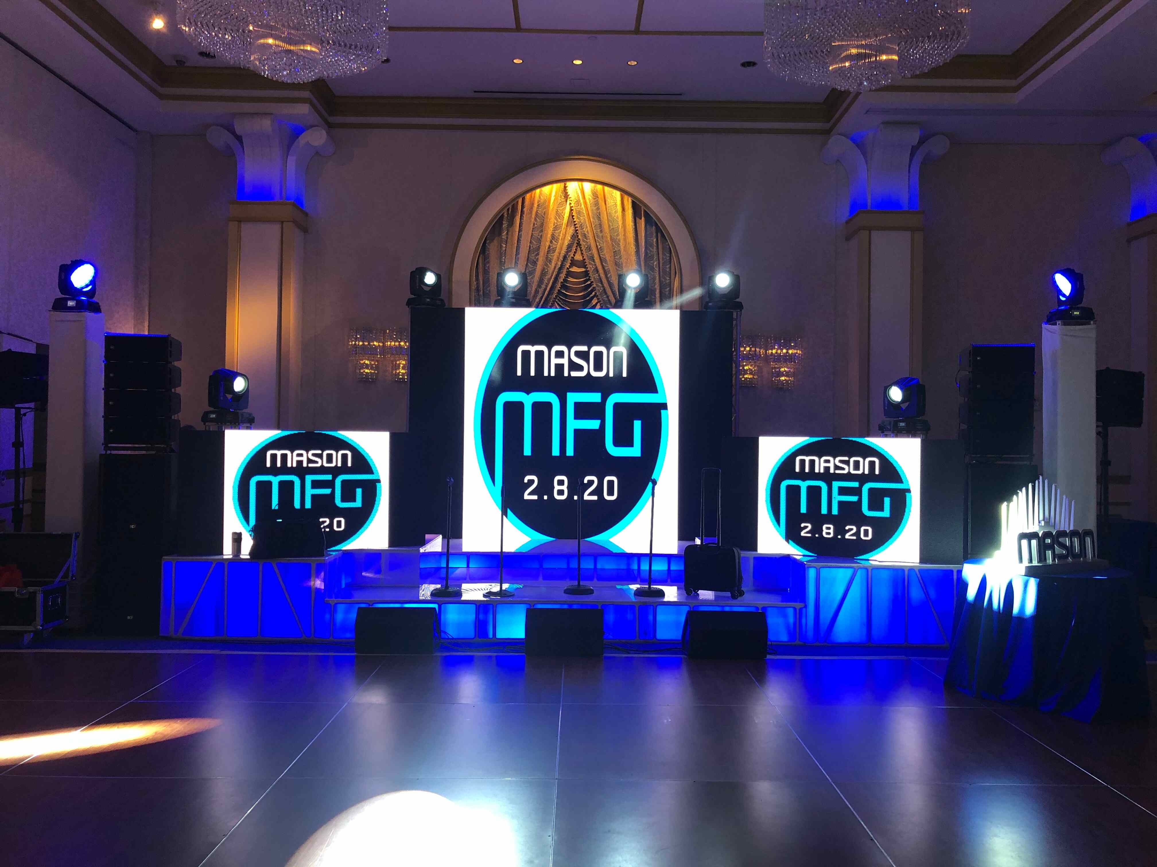 How does the refresh rate of an LED video wall impact the clarity of moving images and videos?