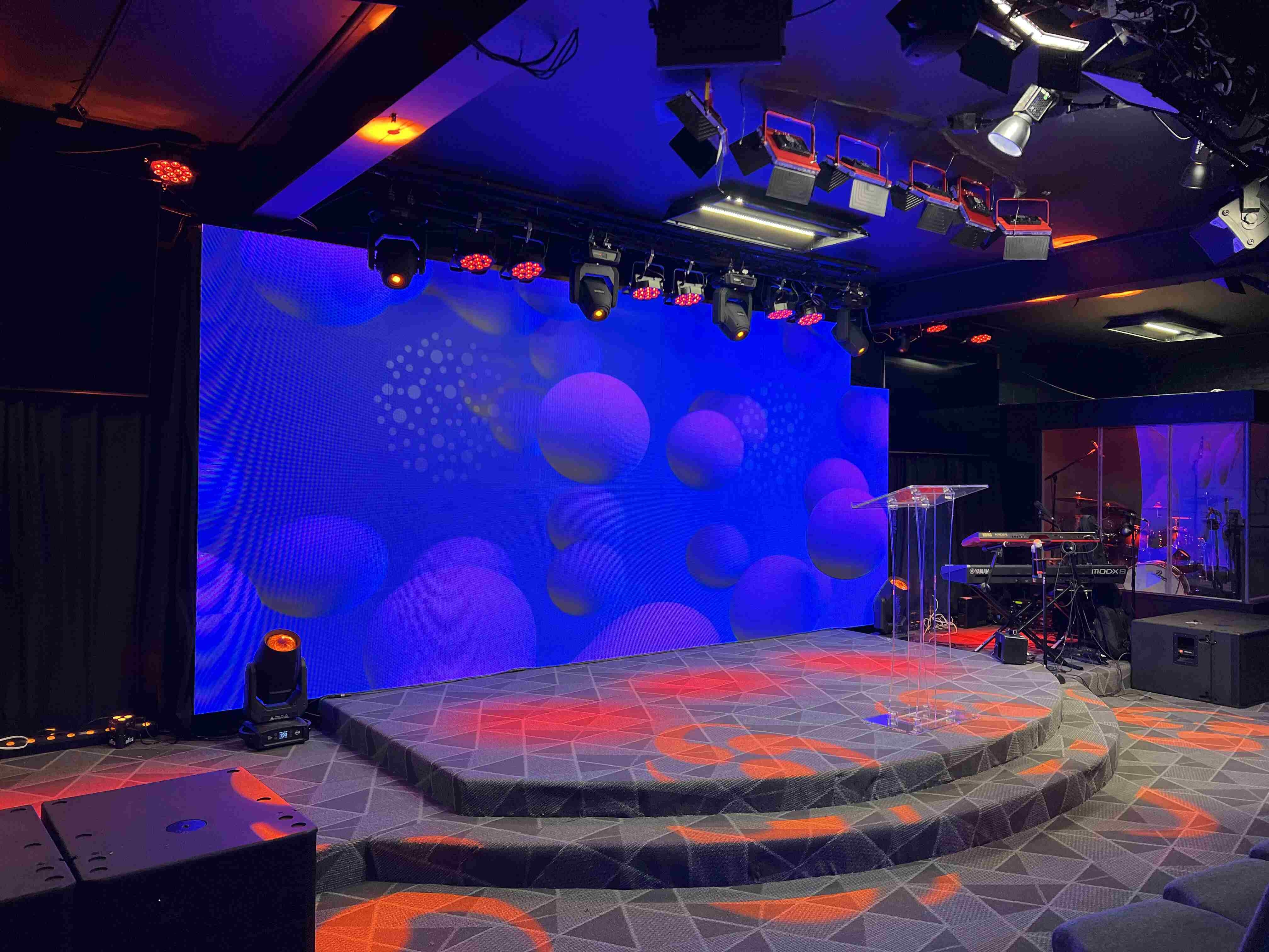 What are the common resolution standards for LED video walls in the industry?
