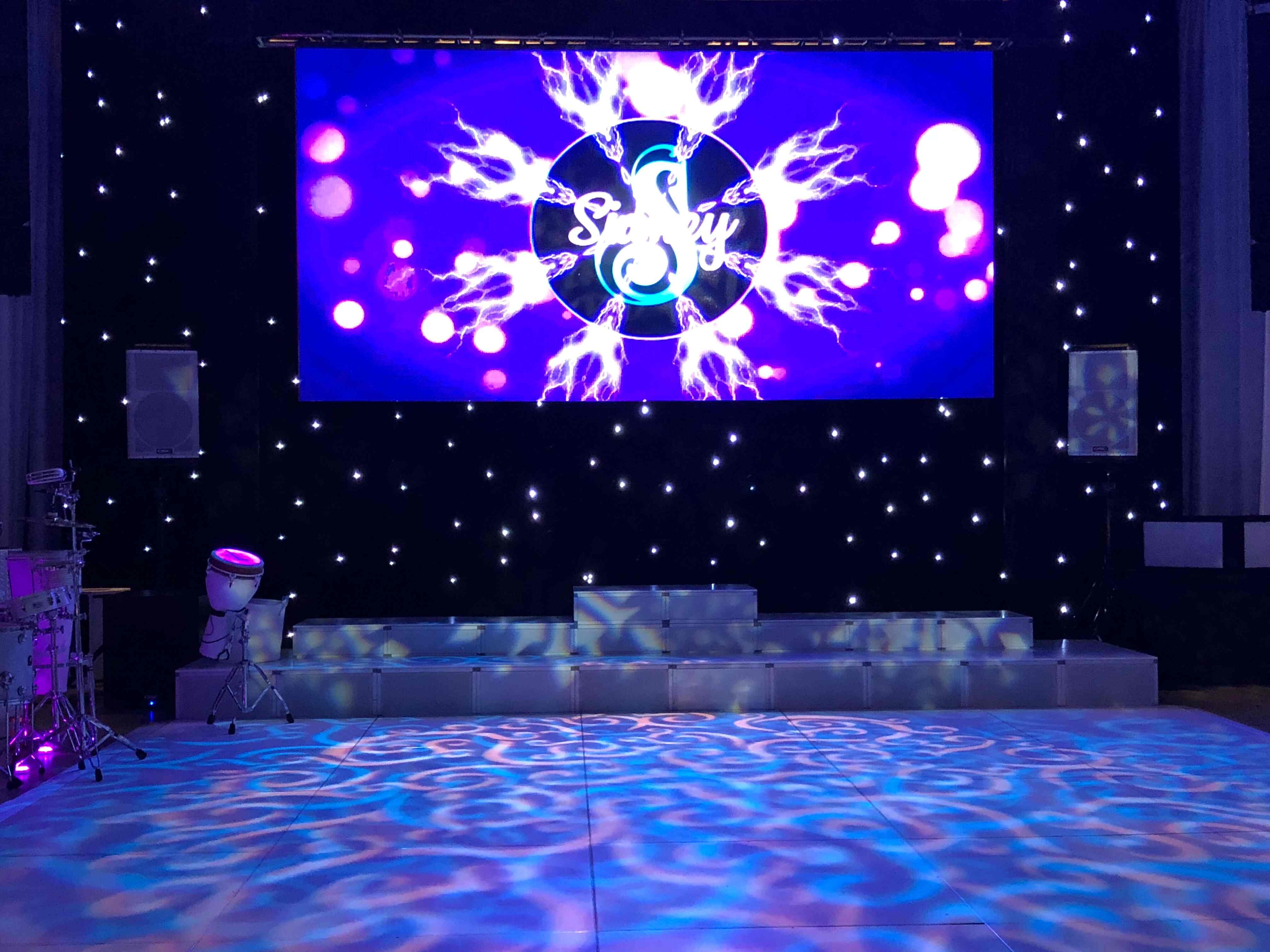 Technologies for Seamless LED Walls