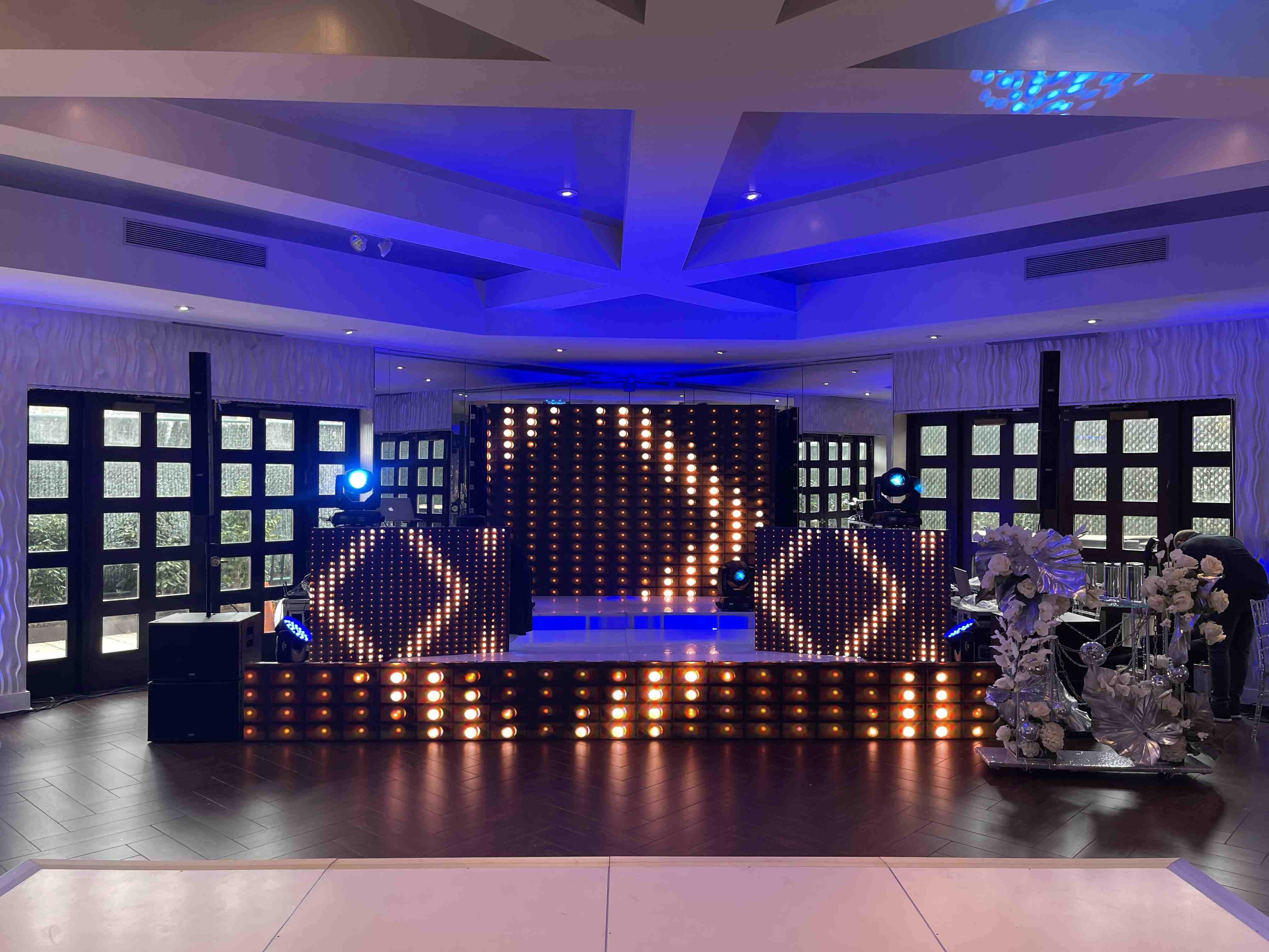 How can LED walls be customized to fit unique shapes and sizes without compromising the seamless display?