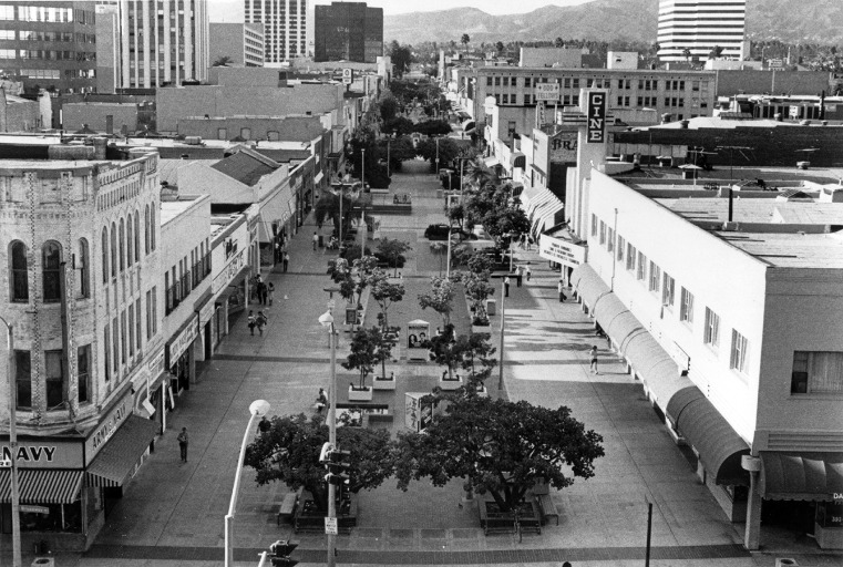 Third Street Promenade from Broadway