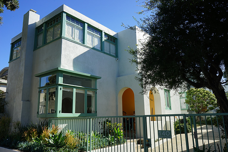 Horatio West Court