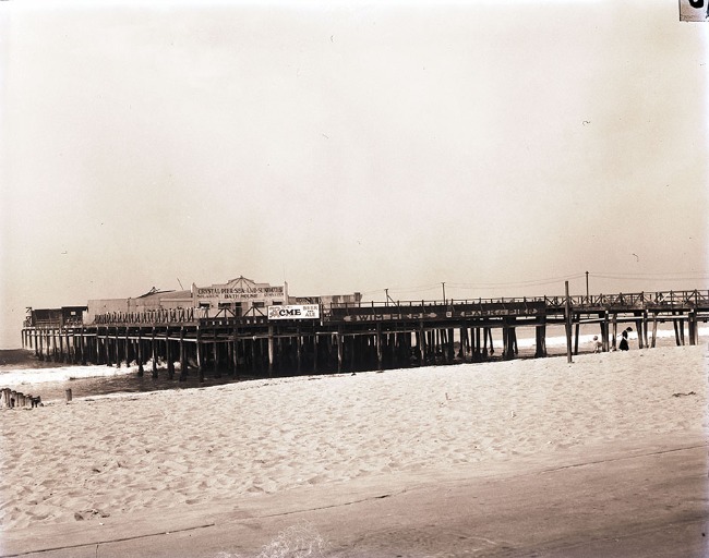 Crystal Pier in 1943