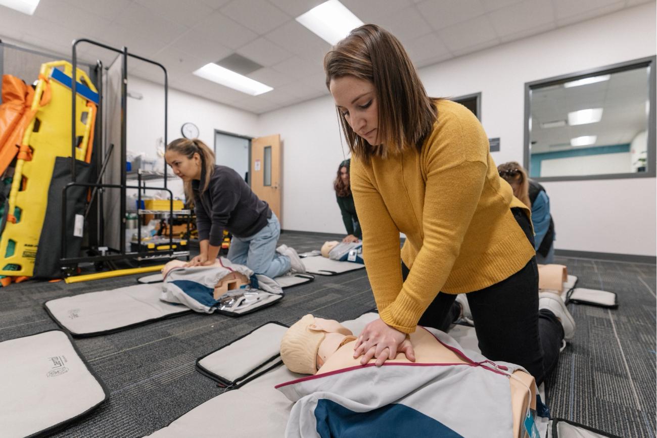 students participating in a CPR class