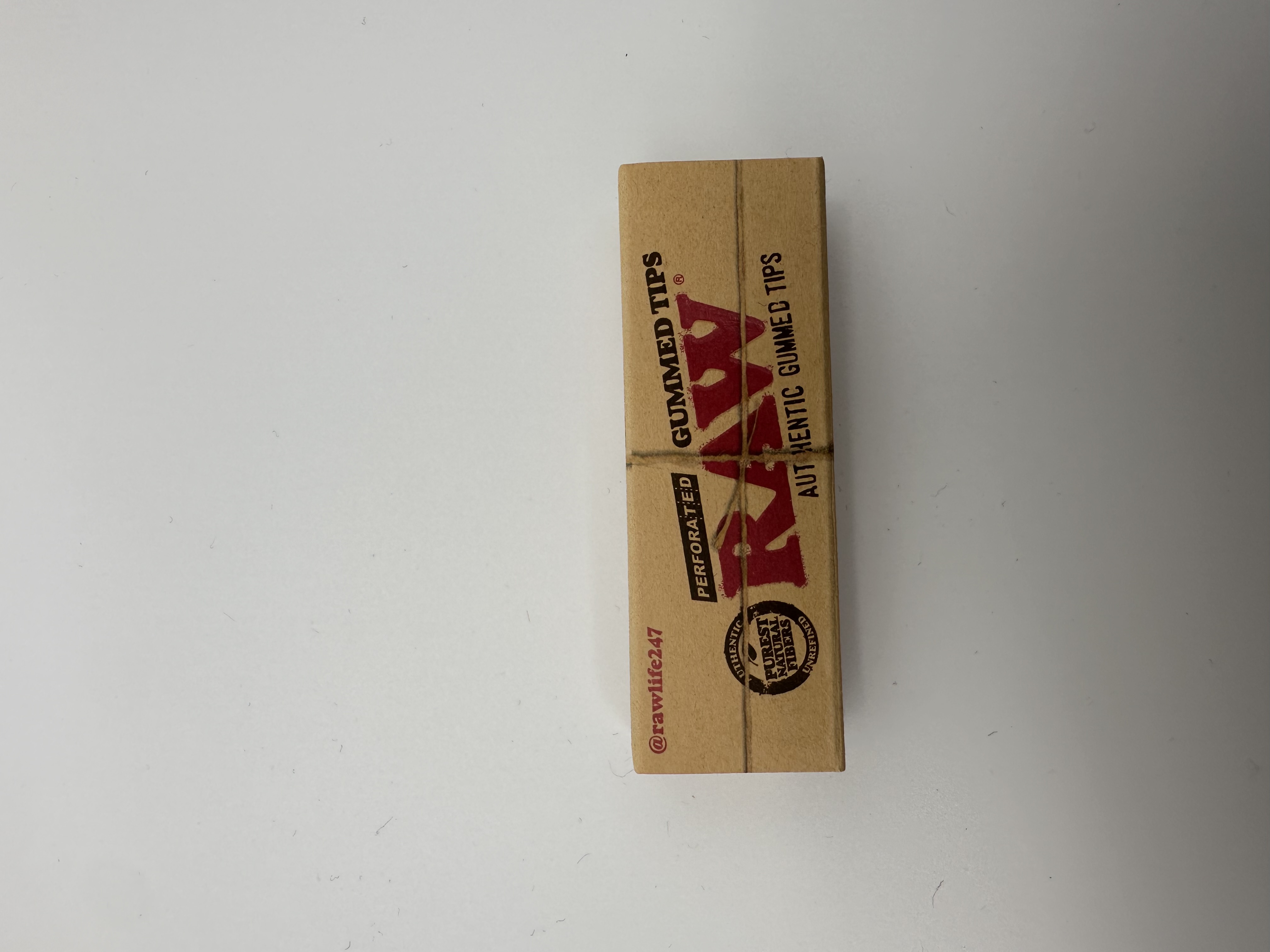 Photograph of product: RAW | Perforated Gummed Tips | 33pk Box