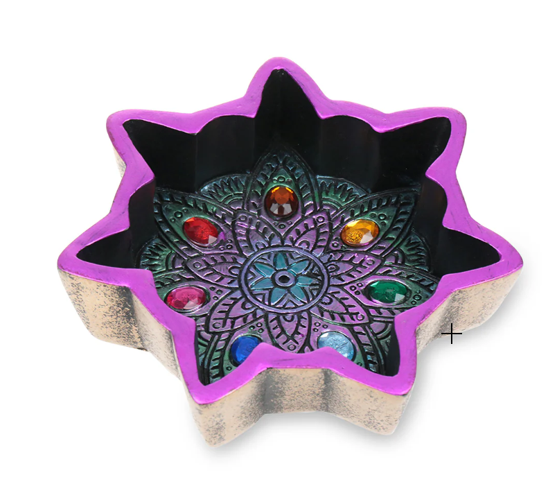 Photograph of product: FANTASY GIFTS - FANTASY ASHTRAYS - CHAKGRA W/ STONES