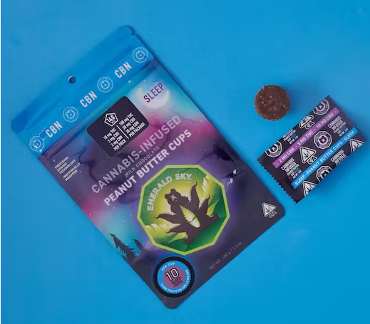 Photograph of product: Emerald Sky Milk Chocolate Peanut Butter Cups 10:2:2 TH-oui/CBD/CBN Sleep 10Pk 100MG