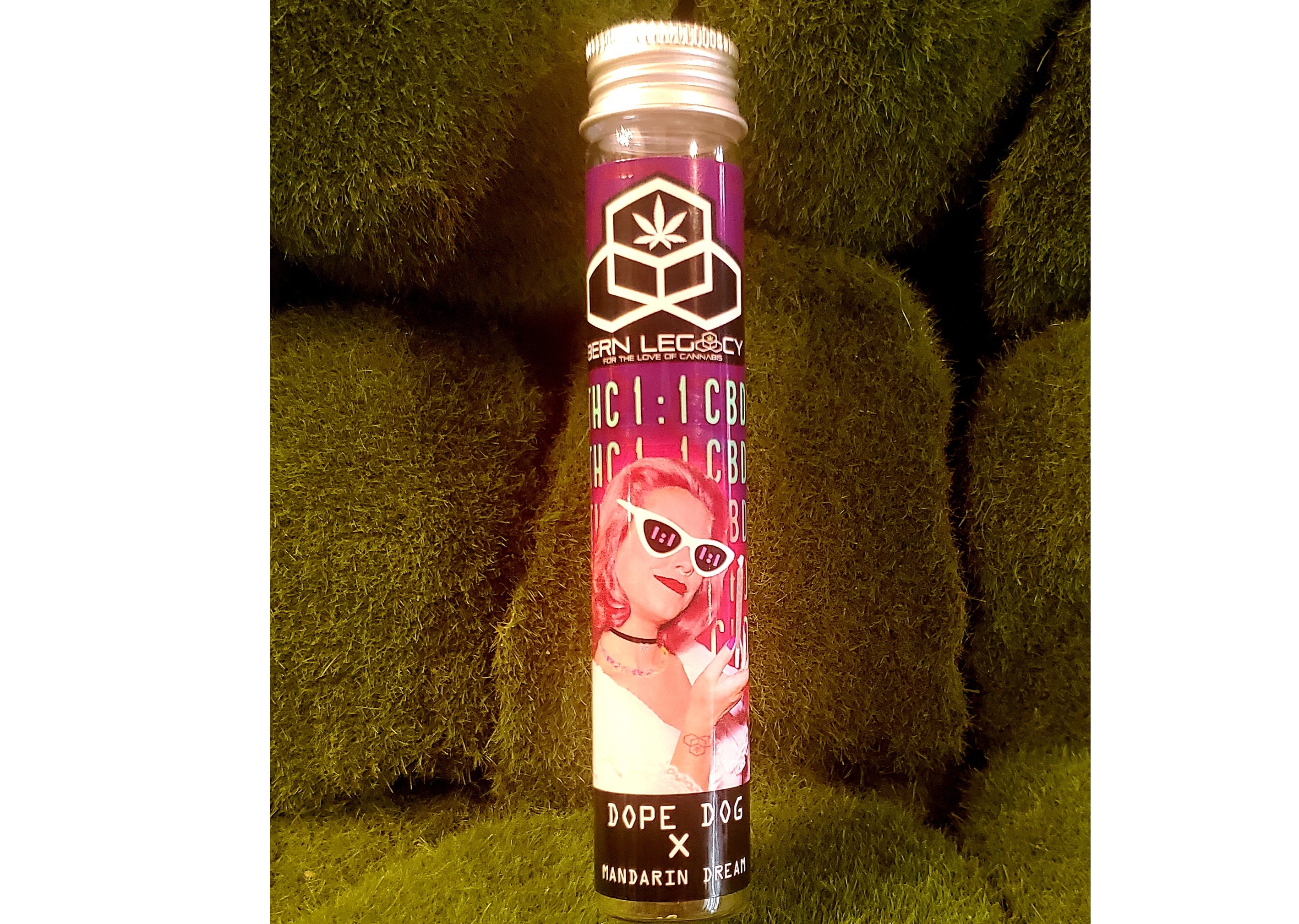 Photograph of product: 1:1 TH-oui:CBD Pre Roll Single | Dog Daze | Bern Legacy Oui'd