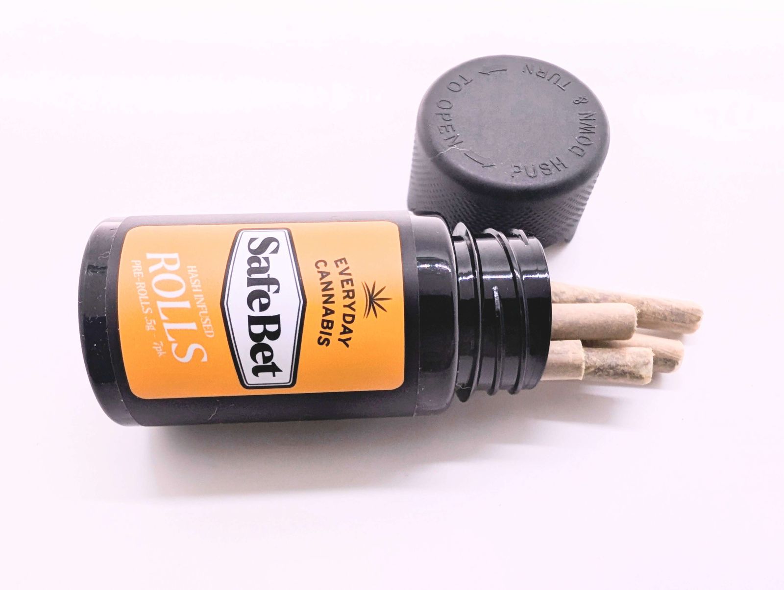 Photograph of Product: 0.5g Hash Infused Preroll 7pk [3.5g] | Fruit Rollup