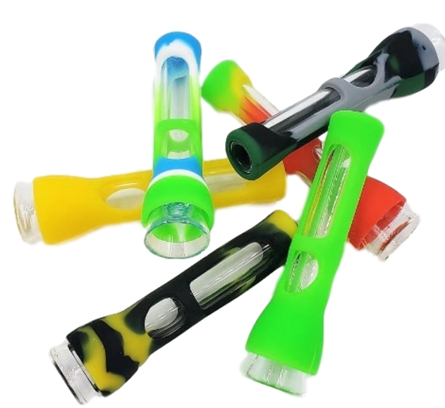 Photograph of product: 3.5" OG Glass Chillum with Silicone Cover