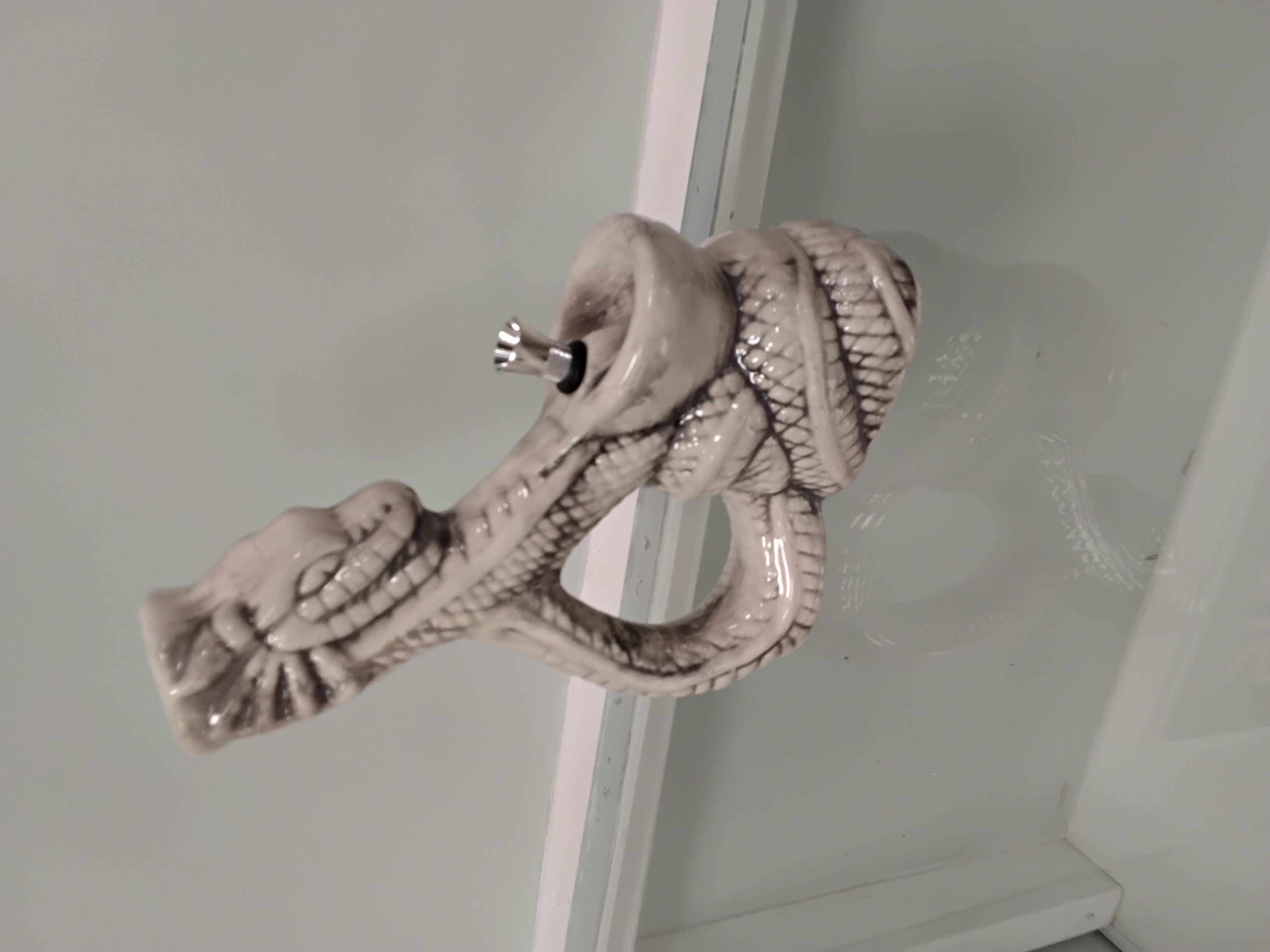 Photograph of product: Serpent Waterpipe