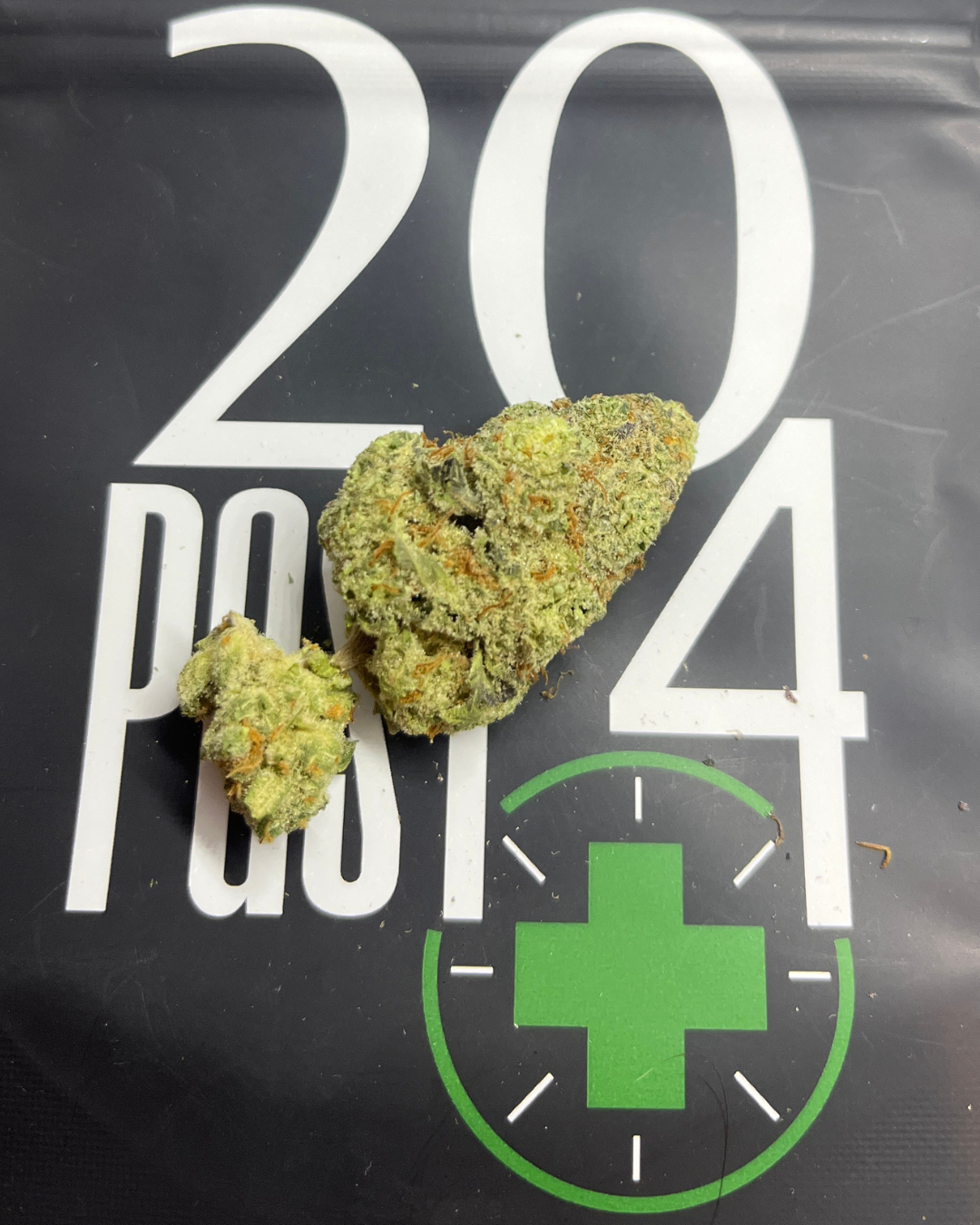 Photograph of product: Fluresh | Carbon | Frozen Peaches | Bulk Flower - 28g