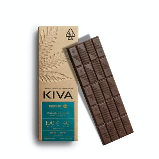 Photograph of product: Kiva - 5:2 TH-oui/CBN Chocolate Bar (Midnight Mint) - 