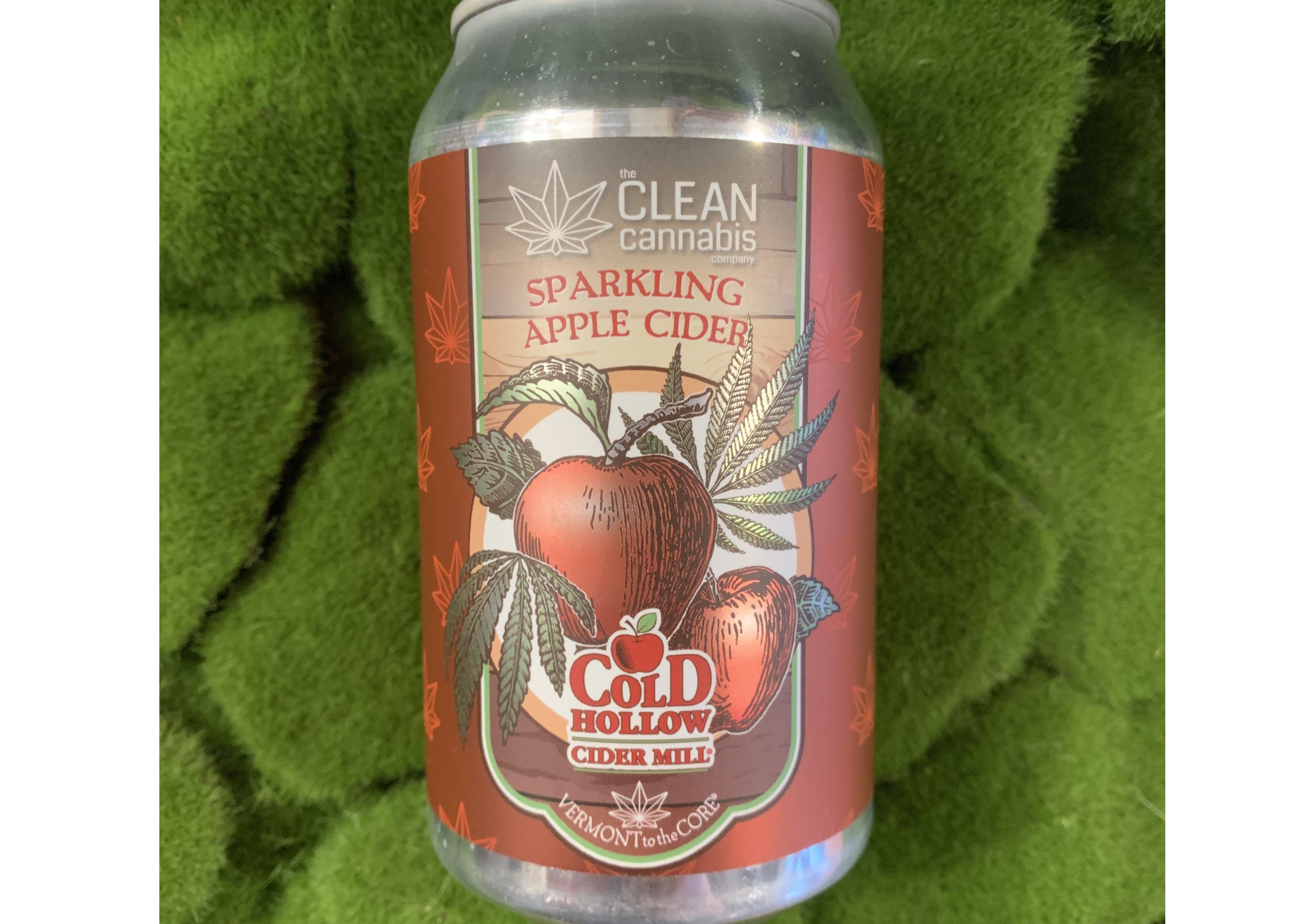 Photograph of product: 10mg Can | Sparkling Apple Cider | The Clean Oui'd Co. & Cold Hollow Cider Mill