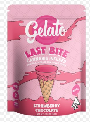Photograph of product: Gelato Last Bite Strawberry Chocolate Oui'd Mini Cones 100MG