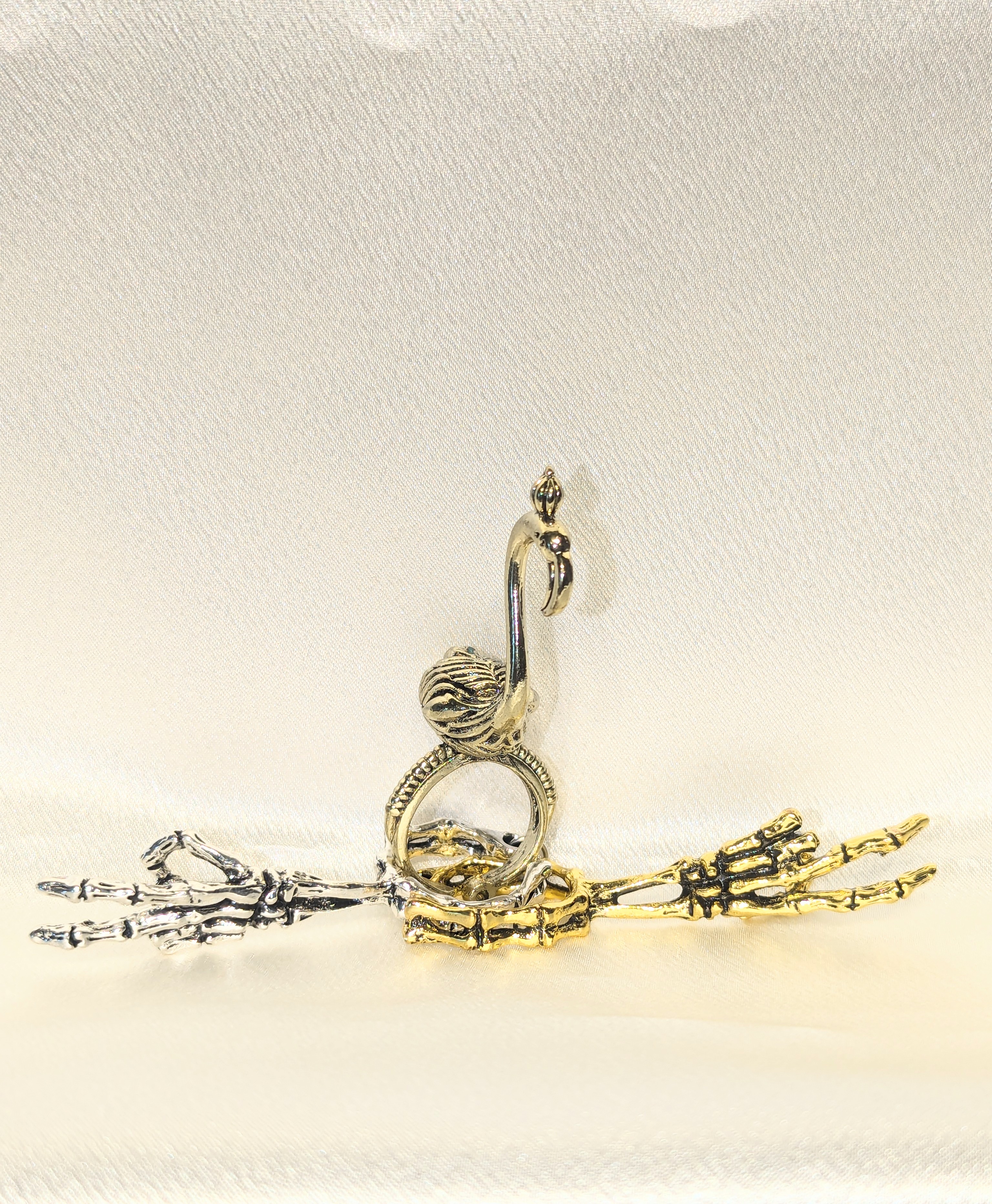Photograph of product: Metal Cig Holder Ring