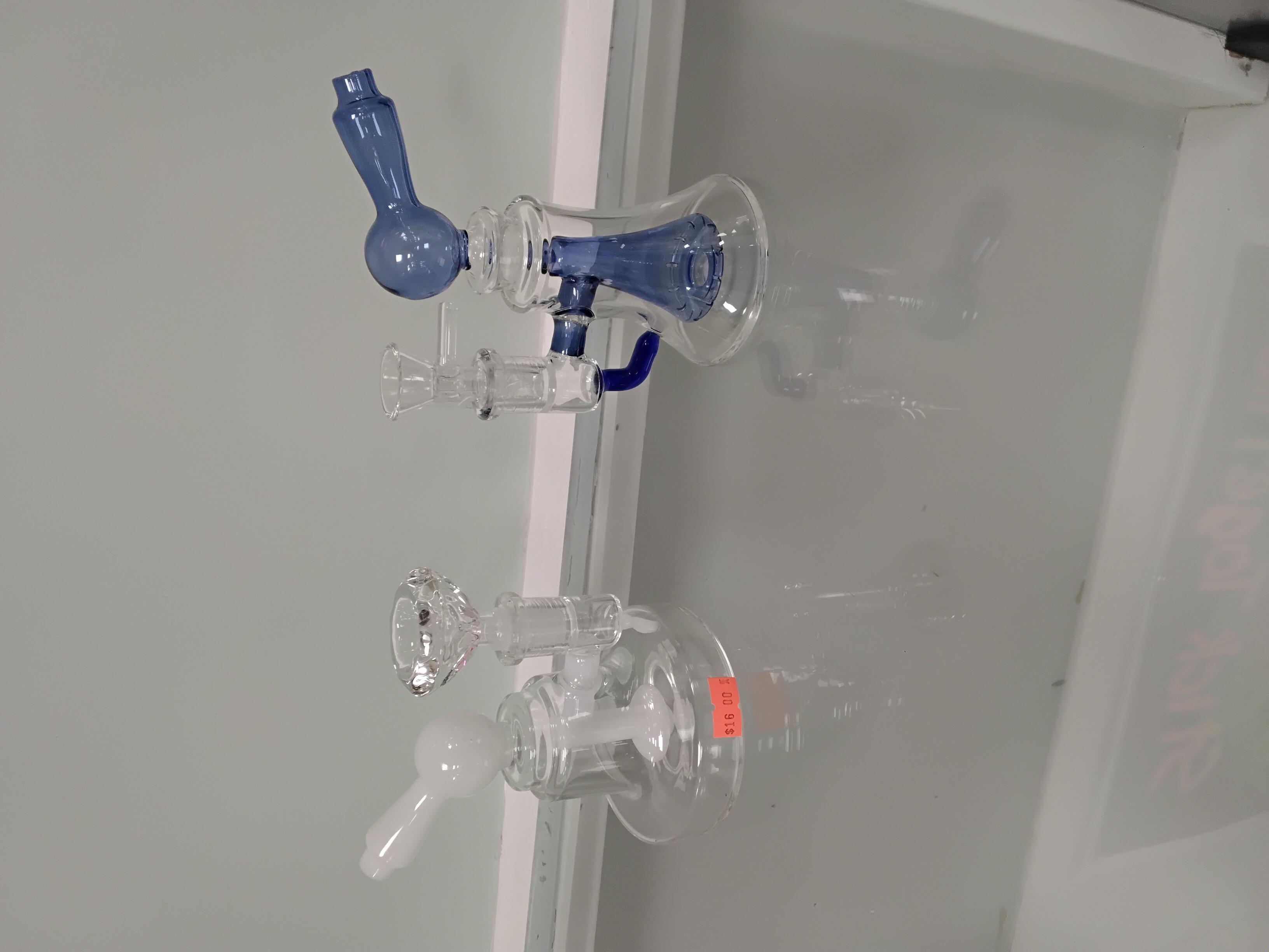 Photograph of product: Wide Bottom Waterpipe