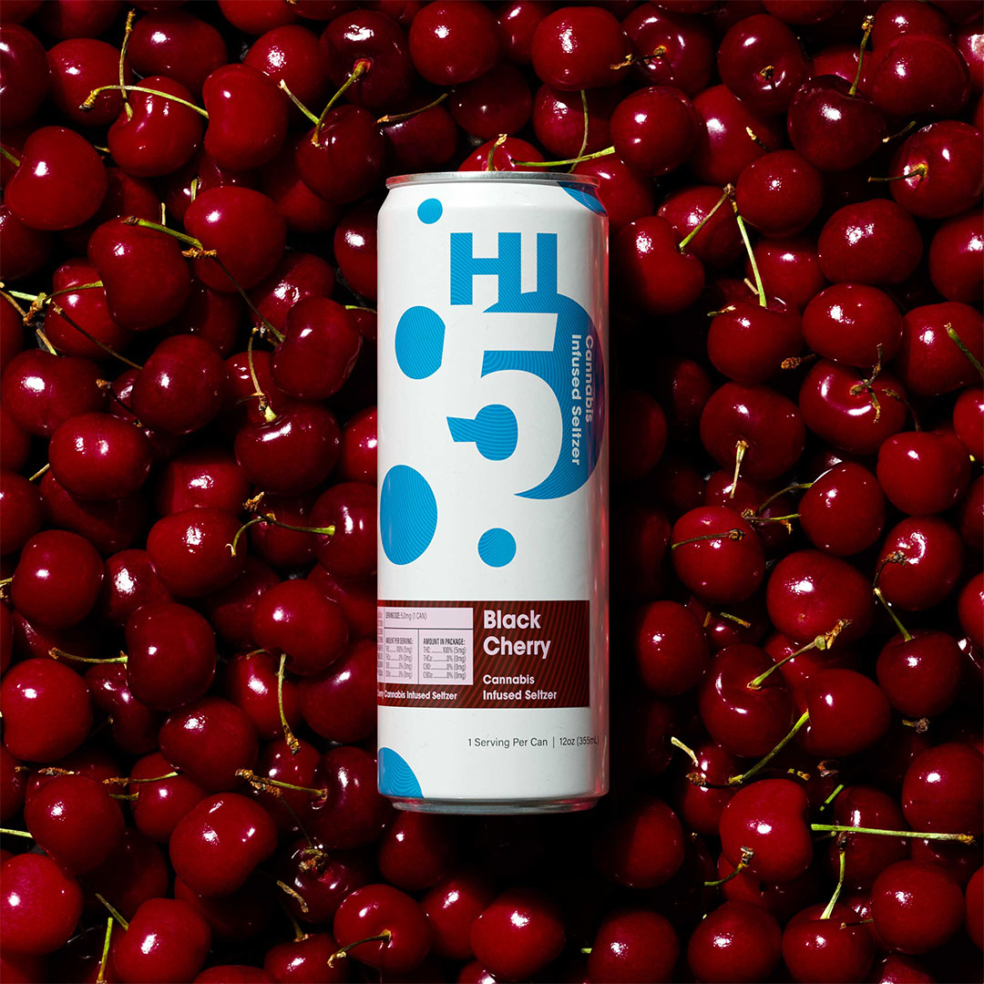 Photograph of product: Hi5 Black Cherry Seltzer 5mg 4pk