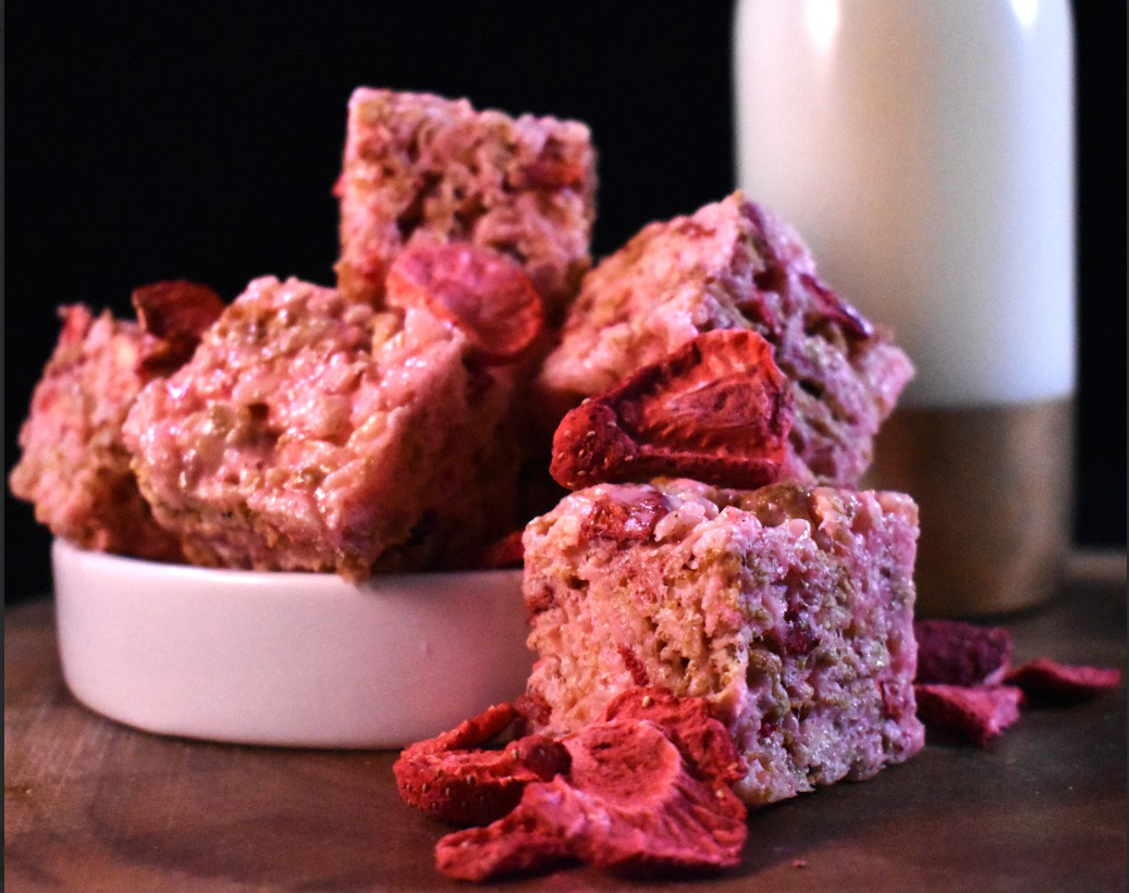 Photograph of product: Strawberry Delight Puff Bar (20mg)