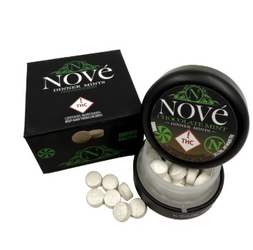 Photograph of product: Red Hot Bombs Mints