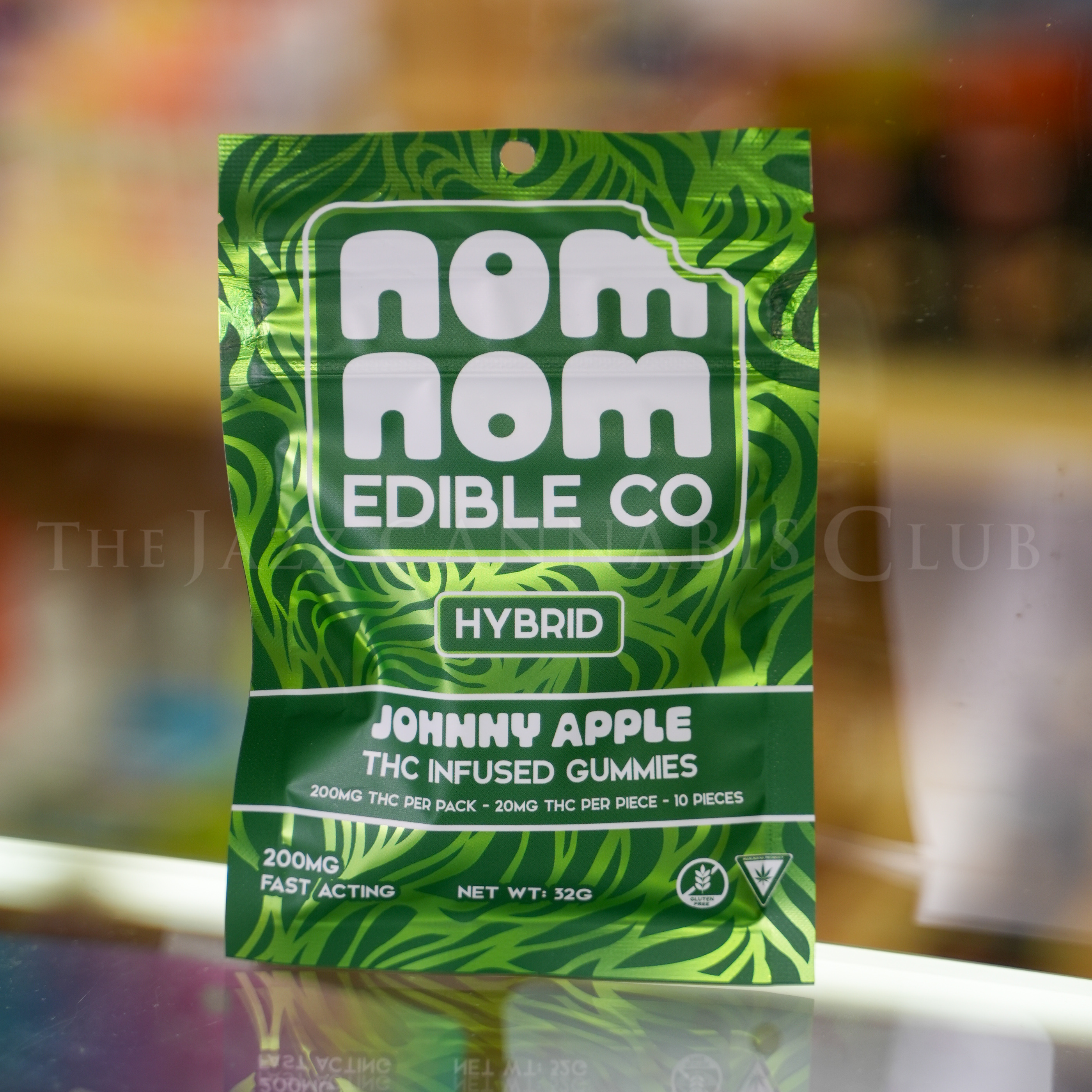 Photograph of product: Nom Nom Edible - Johnny Apple - 200mg Gummies