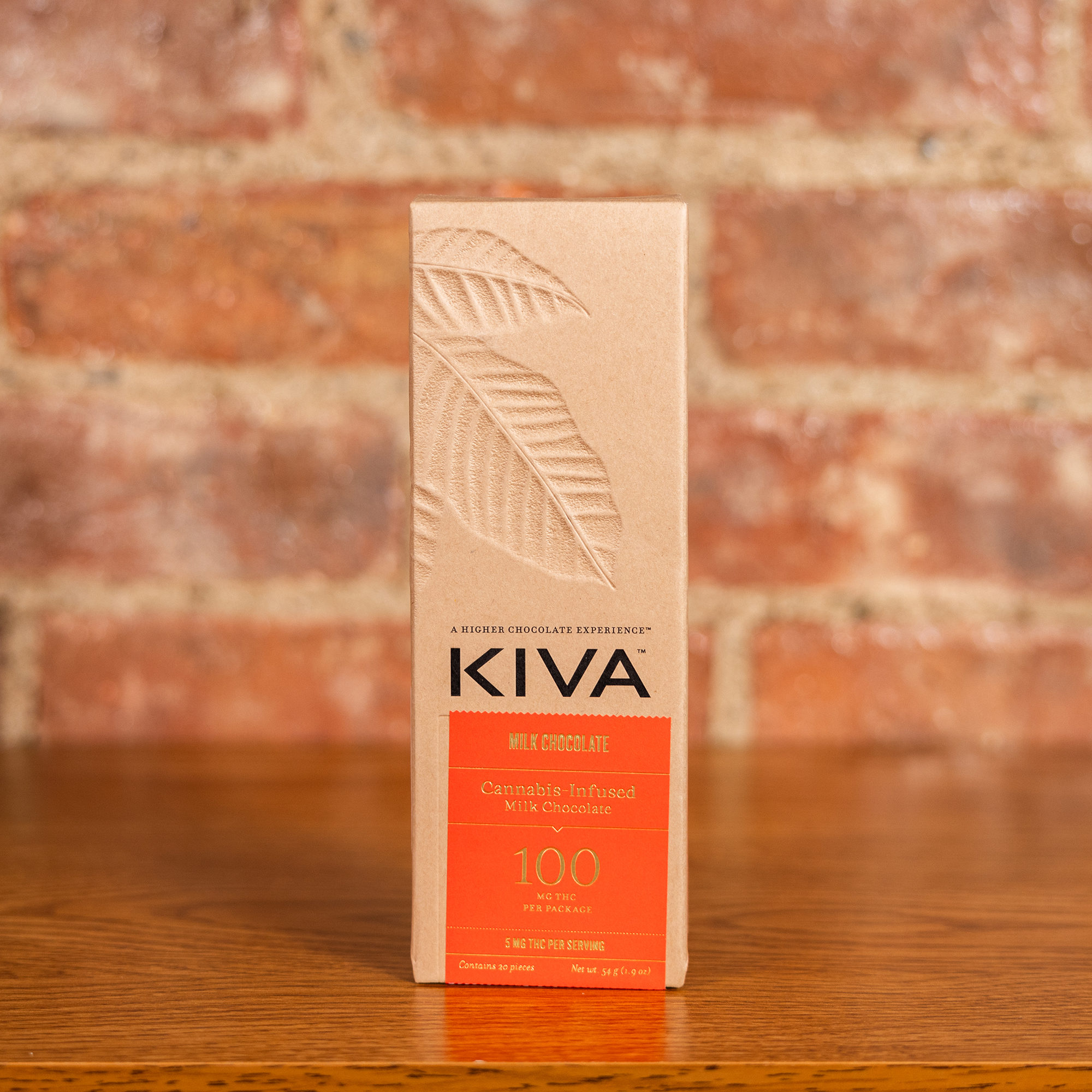 Photograph of product: KIVA BARS - MILK CHOCOLATE - 100MG