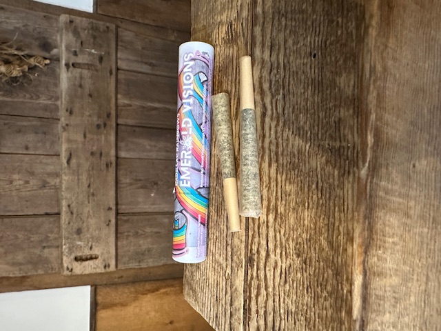 Photograph of product: Emerald Visions Cadillac Rainbows (2x.5g) pre roll