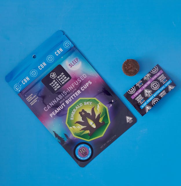 Photograph of product: Sleep Milk Chocolate | 100mg Peanut Butter Cups