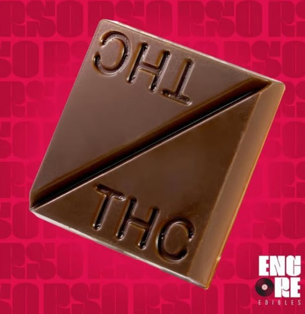 Photograph of product: MILK CHOCOLATE | Oui'd | RSO | 10PK