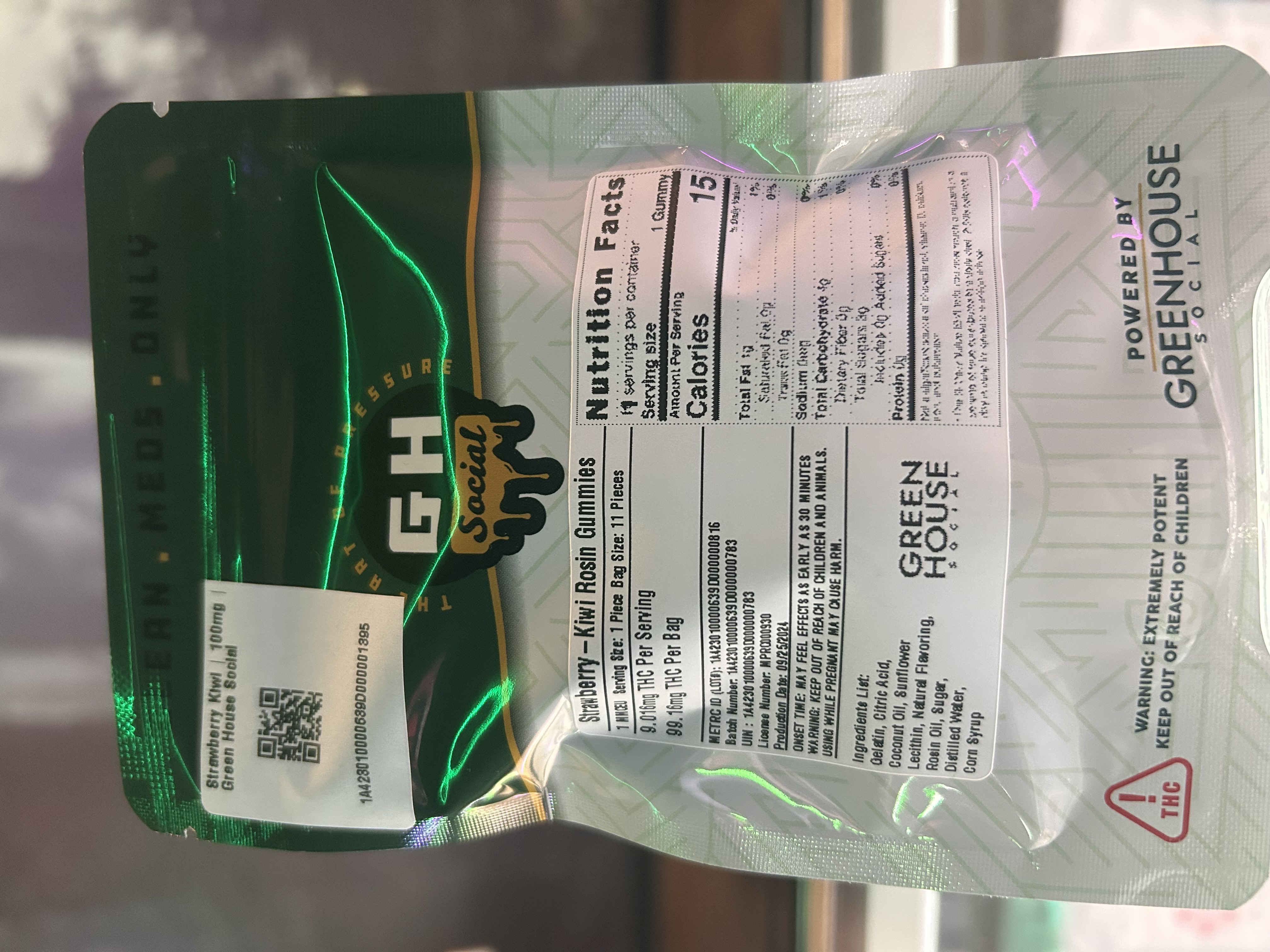 Photograph of product: Strawberry Kiwi | 100mg | Green House Social