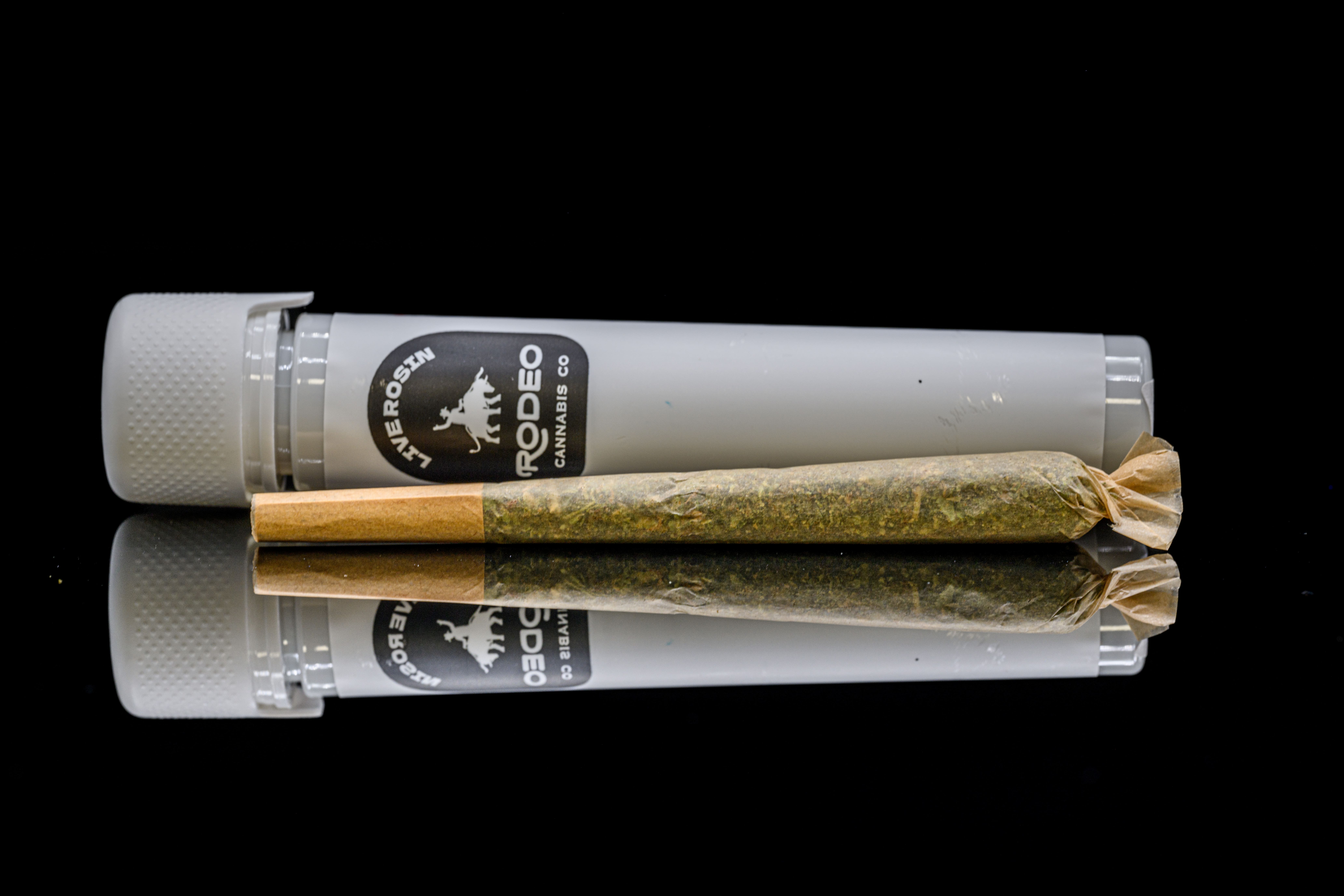 Photograph of product: Rodeo Sun Grown Rainbow B Pre Roll 24.13% (I) 1g - 00083