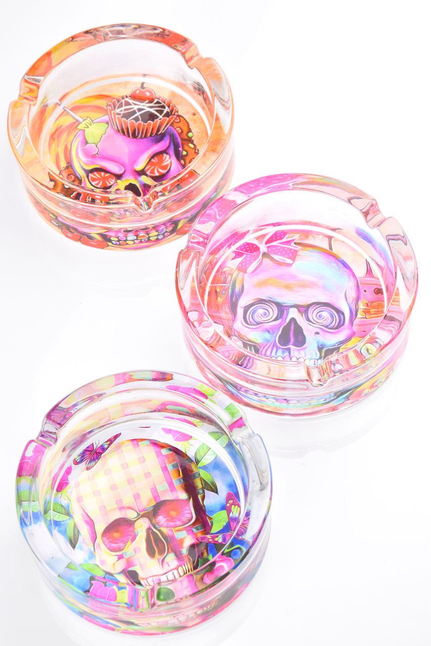 Photograph of product: Ash Tray - - Round Glass Design $12