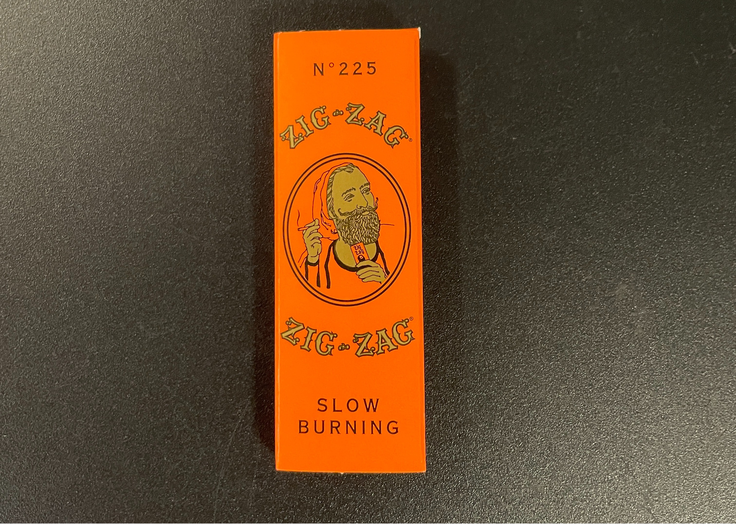 Photograph of product: Zig Zag - Slow Burning Rolling Papers 1 1/4"