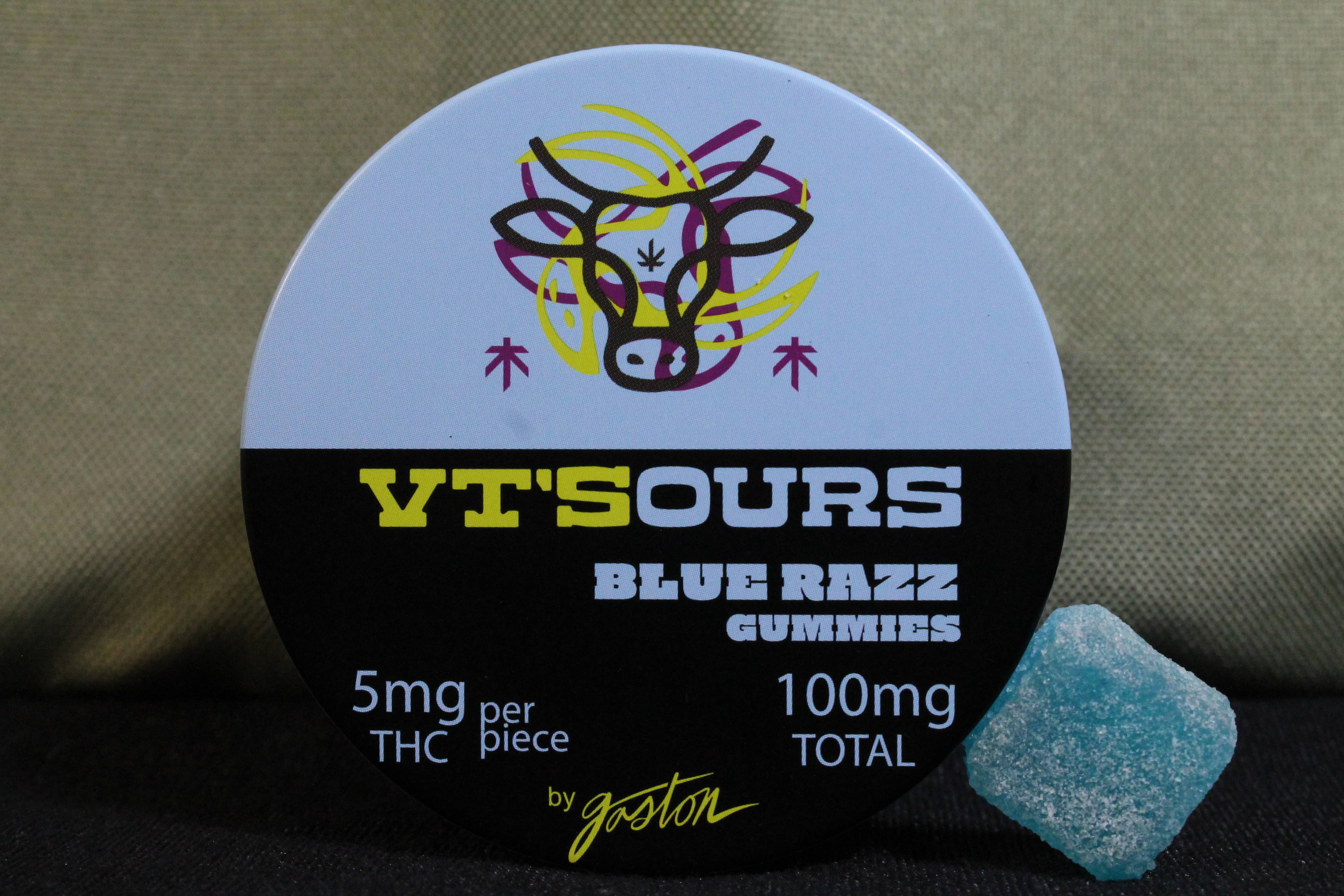 Photograph of product: Gaston I Sour Blue Razz Gummies