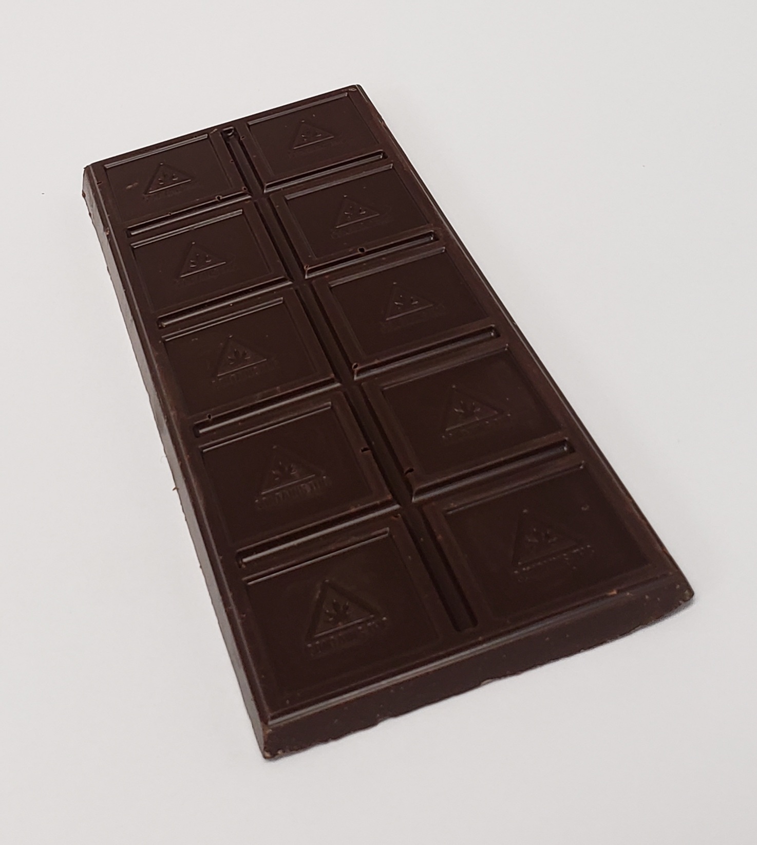 Photograph of Product: DarkChocolate-Bar|HRBD|99.91mg
