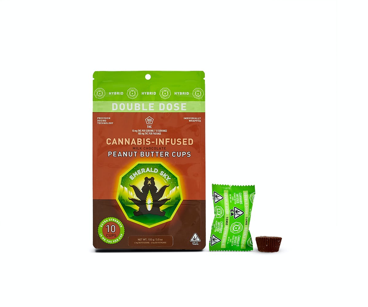 Photograph of product: Emerald Sky Milk Chocolate Peanut Butter Cups Hybrid 10Pk 100mg