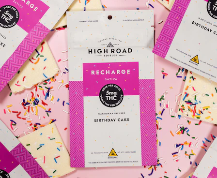 Photograph of product: Recharge Birthday Cake | White Chocolate Bar | 100mg